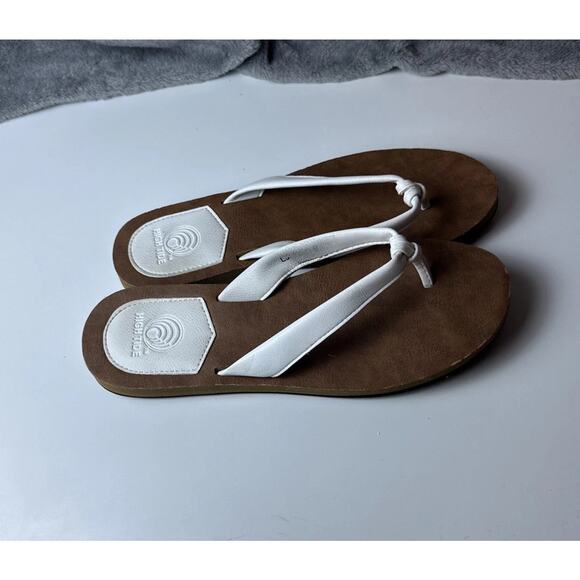 High Tide Sandals Flip Flops White Strappy Leather Thong Slide In Casual Size 9 - Picture 7 of 14